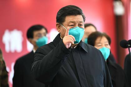 El presidente chino, Xi Jinping, en una visita a Wuhan, donde se originó el brote de coronavirus