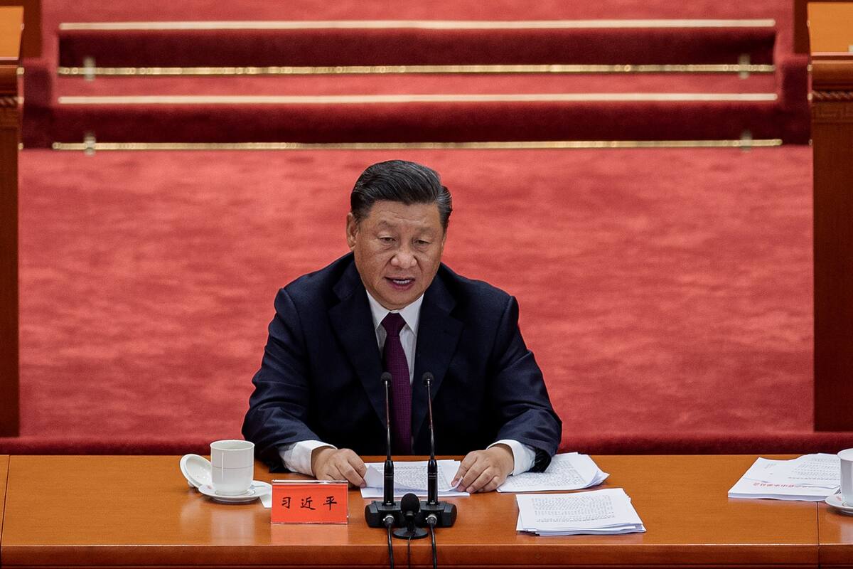 El presidente chino, Xi Jinping, pronuncia un discurso durante una ceremonia para honrar a las personas que lucharon contra la pandemia del coronavirus, hoy en Pekín