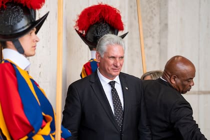 El presidente cubano, Miguel Díaz-Canel, al llegar al Vaticano para la reunión con el Papa. (Stefano Costantino/SOPA Images via ZUMA Press Wire/dpa)