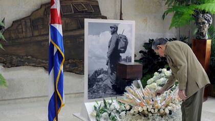 El presidente cubano, Raúl Castro, despidió ayer a su hermano Fidel