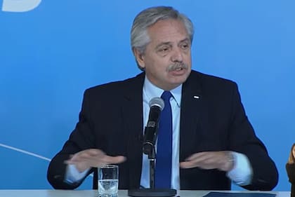 El presidente da inicio a las obras de la Variante Cañuelas en la Ruta Nacional 3 y en un encendido discurso habló de los "ladrones de guante blanco", en referencia a los funcionarios del gobierno macrista