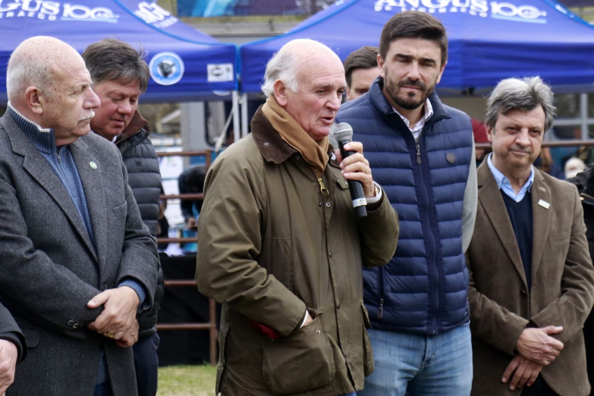 El presidente de Angus, Alfonso Bustillo, en el discurso de inauguración