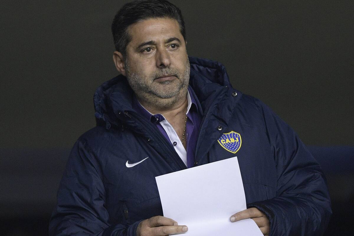 El presidente de Boca Daniel Angelici se encontró con un problema inesperada: recibir a visitantes