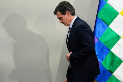 El presidente de Bolivia elimina el subsidio a los combustibles y decreta alzas del 100%