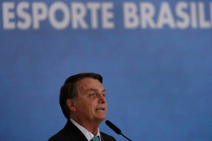 El presidente de Brasil, Jair Bolsonaro, fue muy criticado por su manejo de la pandemia