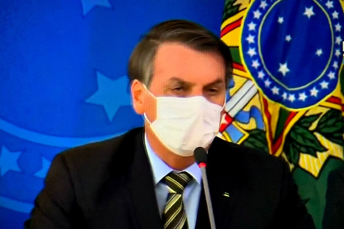 El presidente de Brasil, Jair Bolsonaro, habla desde Brasilia