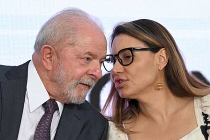 El presidente de Brasil, Luiz Inacio Lula da Silva, y la primera dama de Brasil, Rosangela 'Janja' da Silva