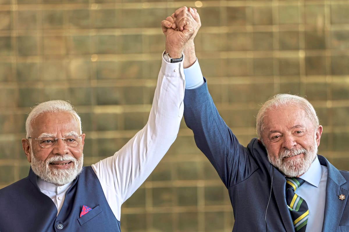 El presidente de Brasil, Luiz Inácio Lula da Silva, recibe al primer ministro de la India, Narendra Modi, en el Palacio de la Alvorada