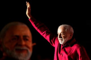 Lula anuncia aumento del 15% en pagos de ayuda social antes de las elecciones en Brasil