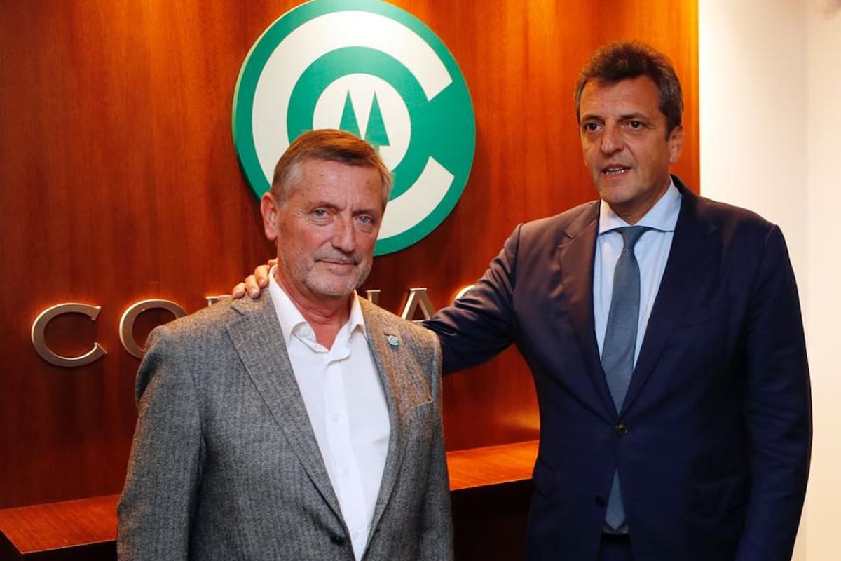 El presidente de Coninagro, Elbio Laucirica, y el ministro de Economía, Sergio Massa, en el encuentro de anoche