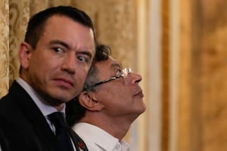El presidente de Ecuador denuncia una supuesta incursión guerrillera colombiana y responsabiliza a Petro