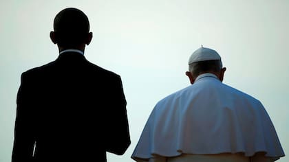 En ese entonces, el presidente de Estados Unidos, Barack Obama, le dio la bienvenida al papa Francisco, en su primera visita a ese país, con más de 71 millones de católicos presentes en las afuera de la Casa Blanca