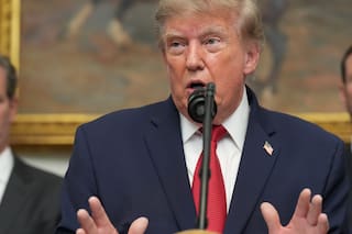 Trump advierte de un "Día D económico" contra Irán, pero Teherán conoce bien las sanciones