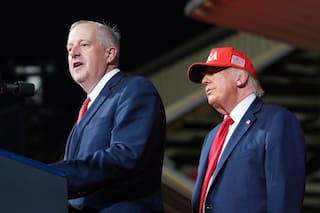 Trump impulsa promesa de “dividendo” de 5000 US$ si los republicanos ganan la elección legislativa