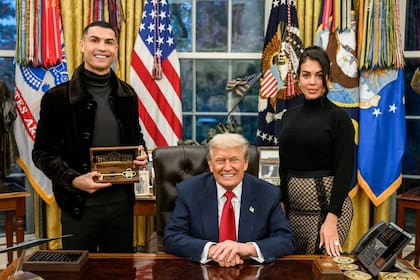 El presidente de Estados Unidos, Donald Trump junto a Cristiano Ronaldo y su pareja, Georgina Rodríguez Hernández