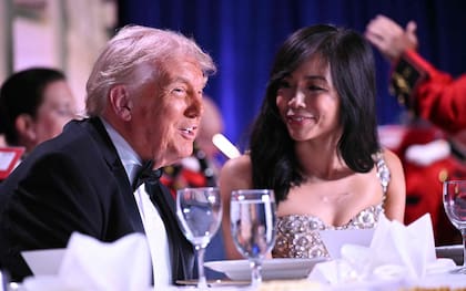 El presidente de Estados Unidos, Donald Trump, y la corresponsal de la Casa Blanca de CBS News, Weijia Jiang