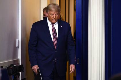 El presidente de Estados Unidos insiste con que la elección ha sido fraudulenta; el camino legal hacia su reelección, sin embargo, podría verse truncado por la significativa ventaja de Biden en estados clave