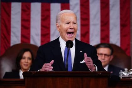 El presidente de Estados Unidos, Joe Biden, pronuncia el discurso sobre el estado de la Unión en la Cámara de Representantes del Capitolio de Estados Unidos en Washington, D.C., el 7 de marzo de 2024