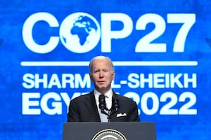 El presidente de Estados Unidos, Joe Biden, da un discurso en la COP27 en Egipto el 11 de noviembre de 2022.