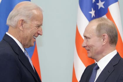 El presidente de Estados Unidos, Joe Biden, decidió no enviar armas de largo alcance a Ucrania debido a que las tropas de Volodimir Zelensky podrían usarlas para realizar ataques en territorio ruso. La decisión fue celebrada por allegados a Vladimir Putin