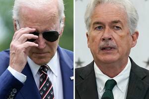 El presidente de Estados Unidos, Joe Biden, junto al director de la CIA, William Burns