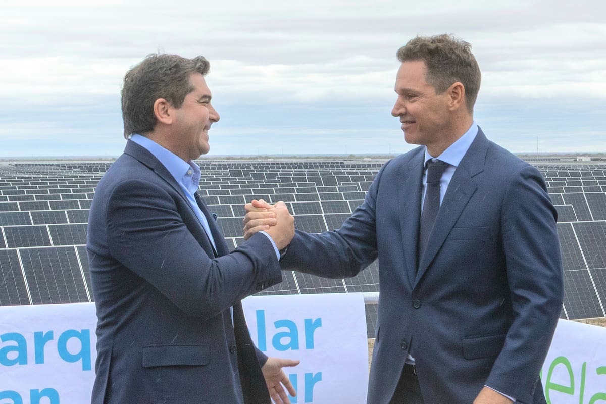 El presidente de Genneia, Jorge Brito, y el gobernador de San Juan, Marcelo Orrego