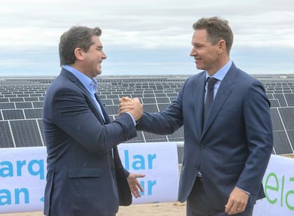 El presidente de Genneia, Jorge Brito, y el gobernador de San Juan, Marcelo Orrego