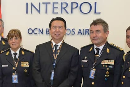 Meng Hongwei junto a Néstor Roncaglia, el jefe de la Policía Federal Argentina
