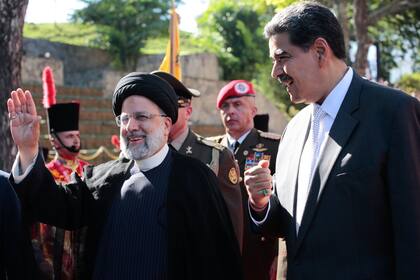 El presidente de Irán, Ebrahim Raisi, durante su visita a Caracas en junio de este año, junto a su homólogo venezolano, Nicolás Maduro