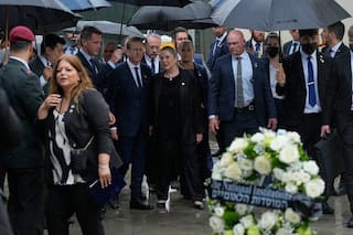 El presidente de Israel visita el sitio de la masacre en Sídney y se reúne con familias de víctimas