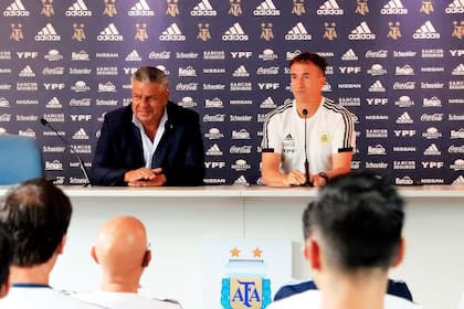 El presidente de la AFA, Claudio Tapia, y Beligoy, director nacional de Arbitraje, dos piezas muy discutidas del engranaje arbitral