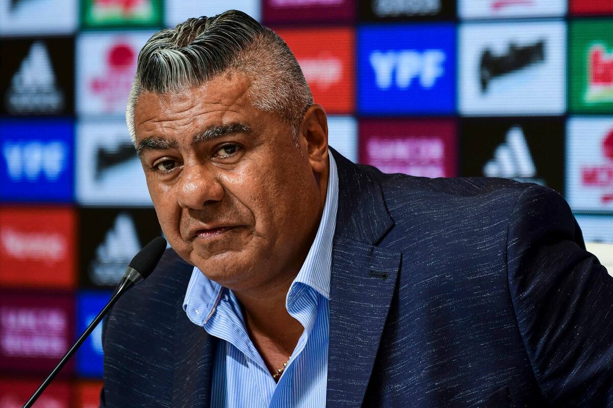 El presidente de la AFA dijo que un torneo de 30 equipos "es una alternativa".