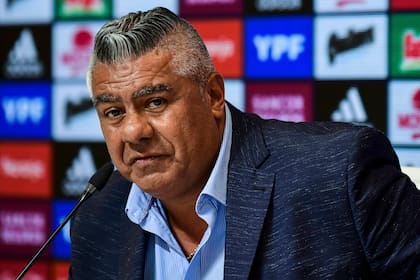 El presidente de la AFA dijo que un torneo de 30 equipos "es una alternativa".