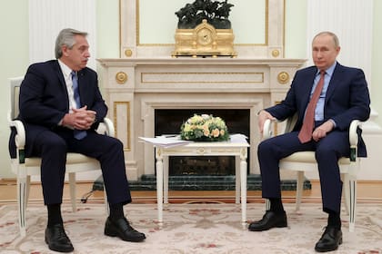 El presidente de la Argentina, Alberto Férnandez, se reunió con su par ruso a principios de febrero. (Photo by Sergei Karpukhin\TASS via Getty Images)