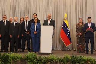 Oficialismo y exlegisladores opositores preparan el terreno para futuras elecciones en Venezuela