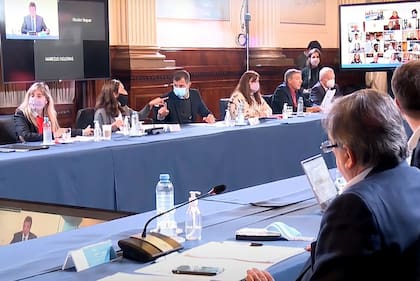 El presidente de la Cámara de Diputados, Sergio Massa, convocó a una reunión entre los legisladores y los representantes de laboratorios que producen vacunas contra el coronavirus para evacuar inquietudes sobre los contratos