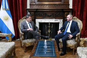 El presidente de la Cámara de Diputados, Sergio Massa, con el ministro Martín Guzmán cuando presentó el Presupuesto 2022.