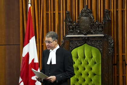 El presidente de la Cámara de los Comunes, Anthony Rota, pronuncia un discurso en la Cámara de los Comunes en la Colina del Parlamento en Ottawa el viernes 22 de septiembre de 2023.