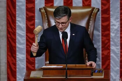 El presidente de la Cámara de Representantes, Mike Johnson, encabezó la iniciativa para aprobar el proyecto de ley.