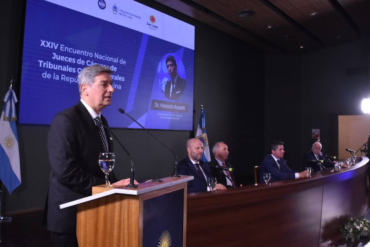 El presidente de la Corte Suprema, Horacio Rosati, en un encuentro de jueces de tribunales orales en San Juan