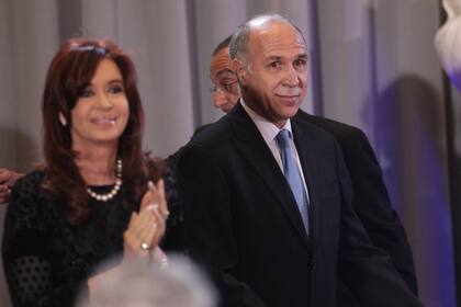 El presidente de la Corte Suprema, Ricardo Lorenzetti, evalúa denunciar al titular de la AFIP, Ricardo Echegaray, por extorsión y amenazas