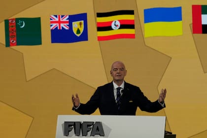El presidente de la FIFA, Gianni Infantino, habla durante el congreso de la FIFA en Bangkok