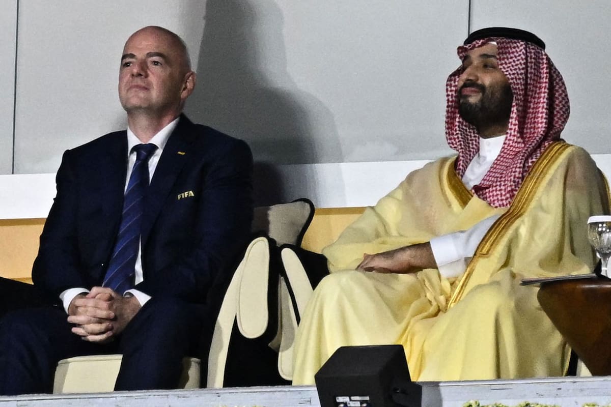 El presidente de la FIFA Gianni Infantino y el príncipe heredero de Arabia Saudita Mohammed ben Salman, en la inauguración del Mundial