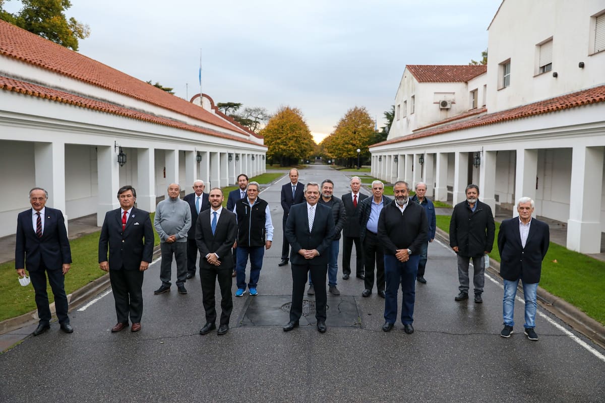 El presidente de la nación, Alberto Fernández junto a empresarios y gremialistas en la residencia de Olivos