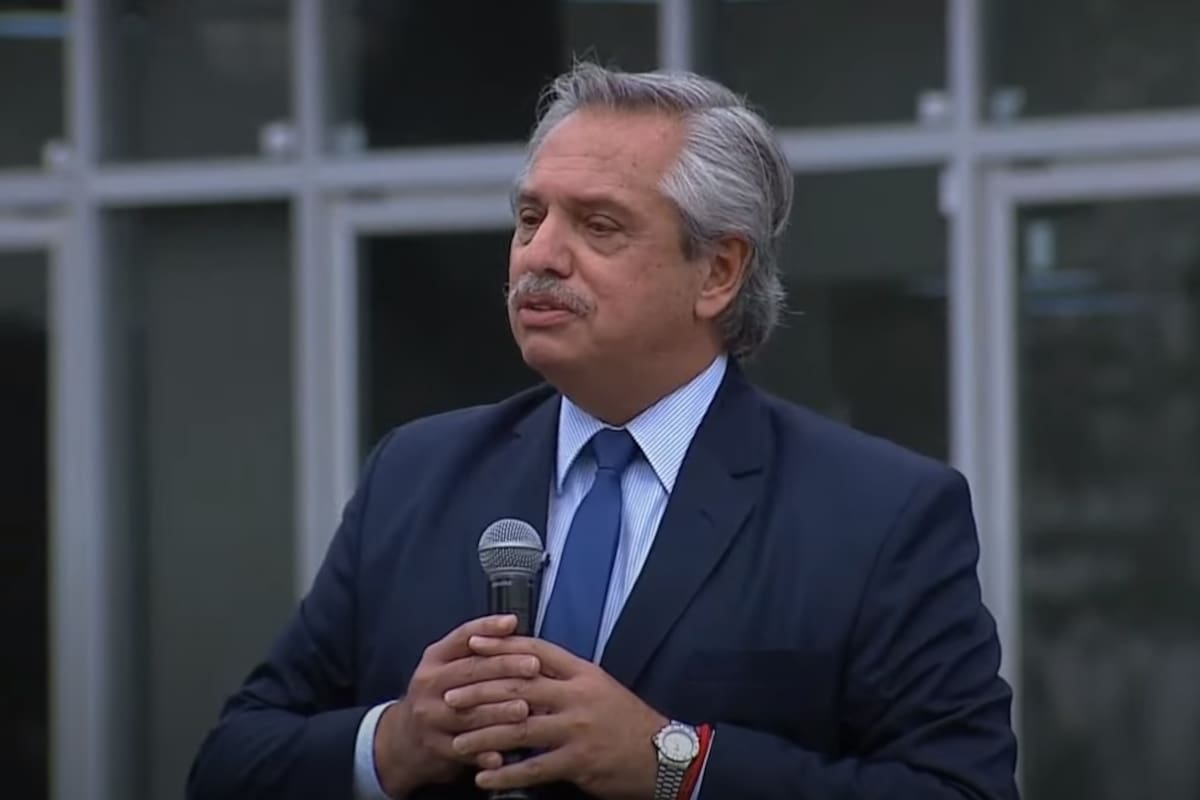 El presidente de la Nación se refirió a los hechos vandálicos contra el vehículo en el que se desplazaba durante su visita a las zonas afectadas por los incendios, en Chubut