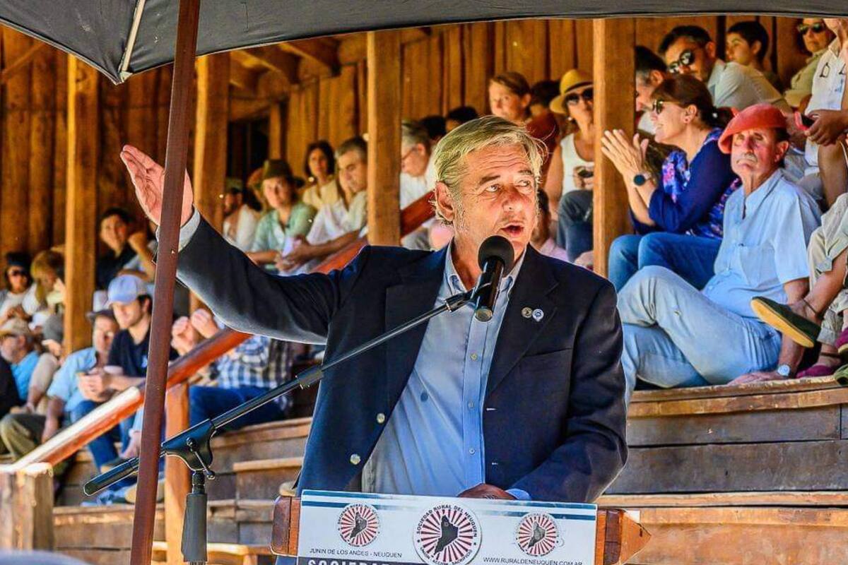 El presidente de la Sociedad Rural Argentina (SRA), Nicolás Pino, durante el acto en Neuquén