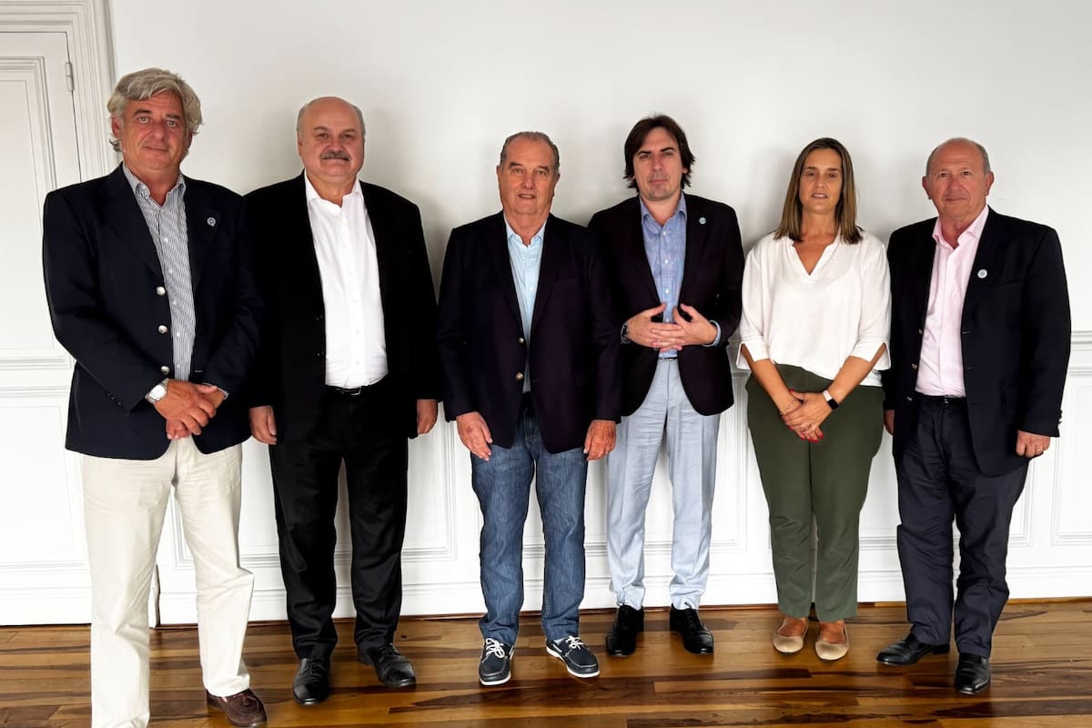 El presidente de la Sociedad Rural Argentina (SRA), Nicolás Pino; Mario Ravettino, vicepresidente del Ipcva; su presidente, Jorge Grimberg; el titular de Coninagro, Lucas Magnano; la presidenta de Federación Agraria Argentina, Andrea Sarnari, y Carlos Castagnani, de Confederaciones Rurales Argentinas (CRA)
