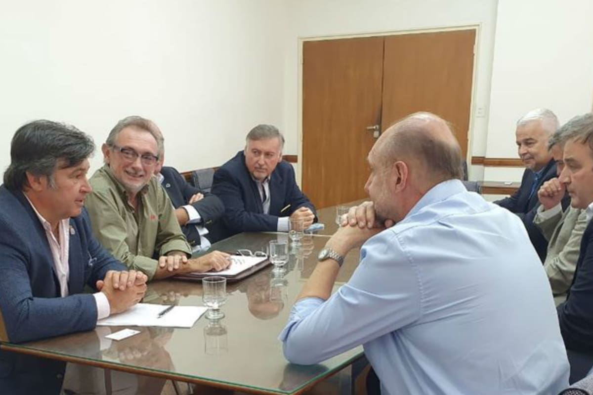 El presidente de la SRA, Daniel Pelegrina, en la reunión con el gobernador Omar Perotti
