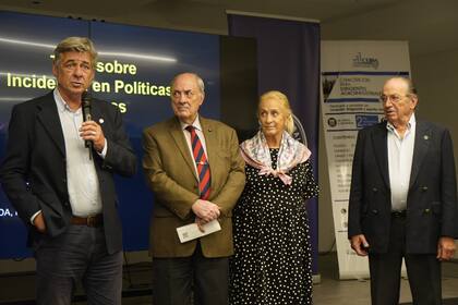 El presidente de la SRA, Nicolás Pino; José Enrique Garcia Enciso; la directora de la SRA, Adela Nores y Víctor Llauró, en el encuentro del Ceida
