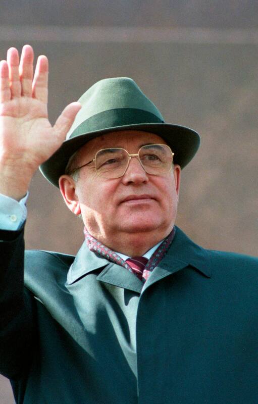 El presidente de la Unión Soviética, Mikhail Gorbachev, durante el desfile del 1 de mayo en la Plaza Roja de Moscú, Rusia, el 1 de mayo de 1991